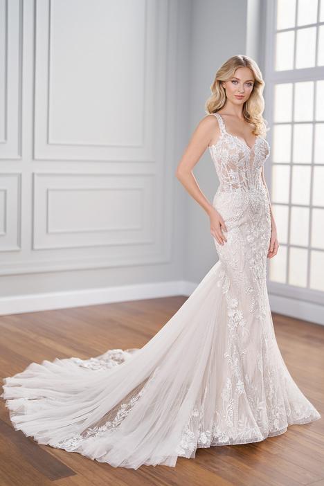  #122231 gown from the 2022 Martin Thornburg for Mon Cheri collection, as seen on dressfinder.ca