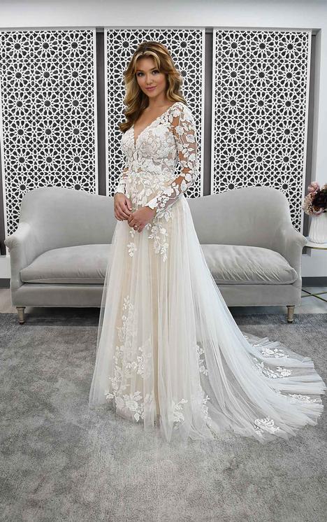 fitted lace wedding dress Sample Stella York 7546 main image 1