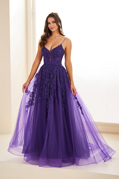 Ellie Wilde Prom \u0026 Grad Dresses in Canada | The Dressfinder