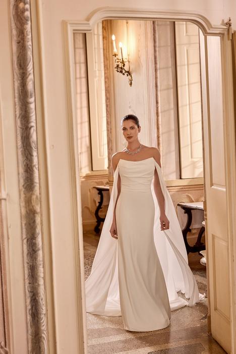 88472 Leti } by Justin Alexander | Lavande Bridal Boutique
