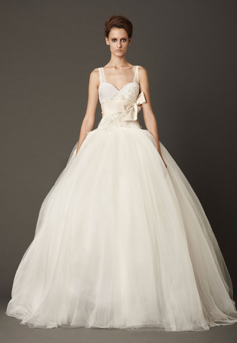 Lisa Wedding Dress by Vera Wang | The Dressfinder (the US & Canada)