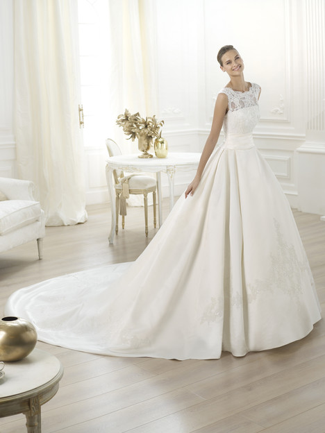 Pronovias Wedding Dresses in the United States | The Dressfinder