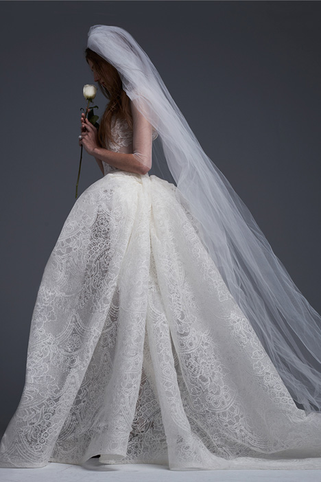 Vera Wang Wedding Dresses in the United States | The Dressfinder